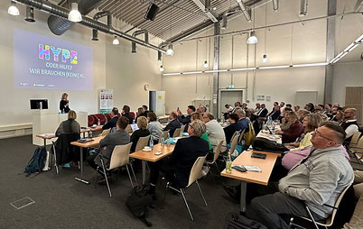 Keynote zum Thema KI im Plenum (Foto: BVIZ) 