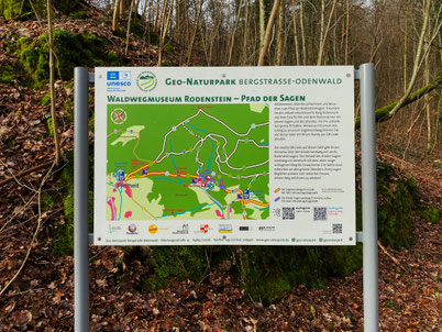 Bild einer Tafel des Sagenwegs Rodenstein