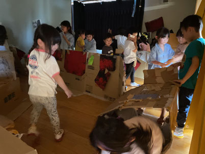 こっちですよ〜!気をつけて!