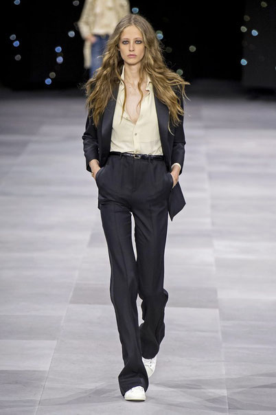 Dalla sfilata primavera estate 2020 di Celine.