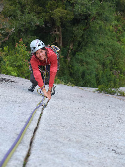 escalade "trad" sur le beau Granit de la vallée de cochamo (chili)