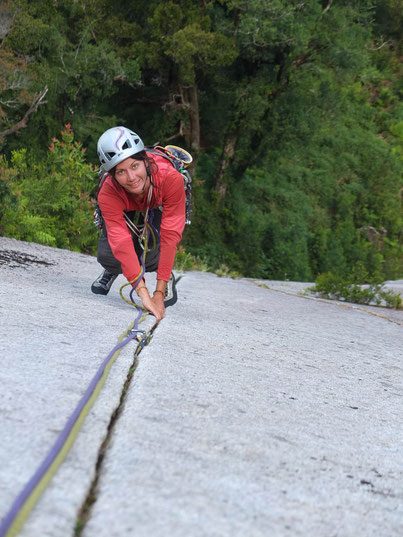 escalade "trad" sur le beau Granit de la vallée de cochamo (chili)