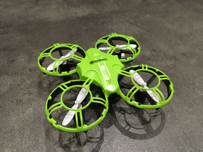 Drone jouet avec des moteurs brushed