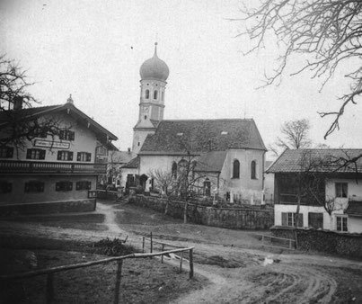 Martinskirche mit Kramerladen Göschl