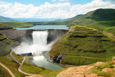 Staudämme wie hier der Katse-Damm in Lesotho galten lange Zeit als Symbole einer erfolgreichen "Modernisierung".