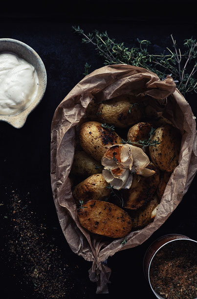 Goldene Röstkartoffeln mit Rosmarin & Dip – Einfach kann so gut schmecken
