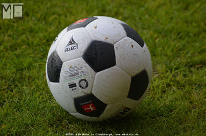 Ein Fussball, Foto:MiO Made in Oldenburg®, www.MiOfoto.de
