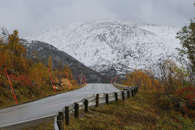 Straße Richtung Tromsö ©My own Travel - Senja & Lofoten-Rundreise mit My own Travel