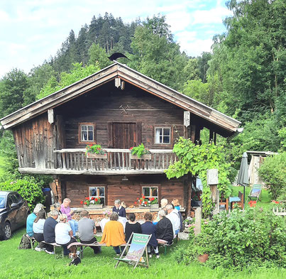 Lesung vor dem Stoffelhäusl