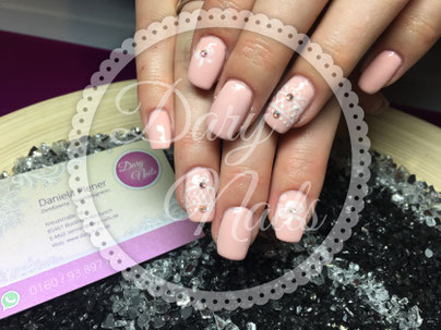 Dary Nails - Brautnägel - Hochzeitsplaner München - HeimatHochzeit