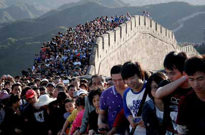 Die Grosse Mauer in Badaling zur Golden Week in der 1. Oktoberwoche