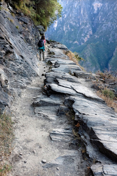 trail tiger leaping gorge, tigersprungschlucht wanderung