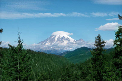 Eisiger Vulkan Gipfel Mount Rainier Nationalpark
