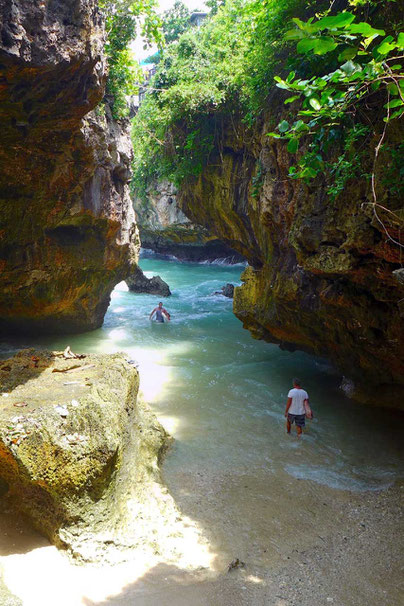 Gateway zu den legendären Uluwatu Surfbreaks