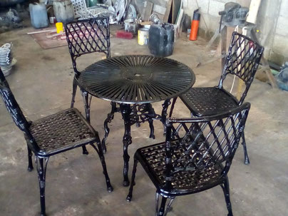 sillas en fierro colado acero fundido