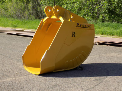 Hydraulic Clam Bucket by Raveling Companies
