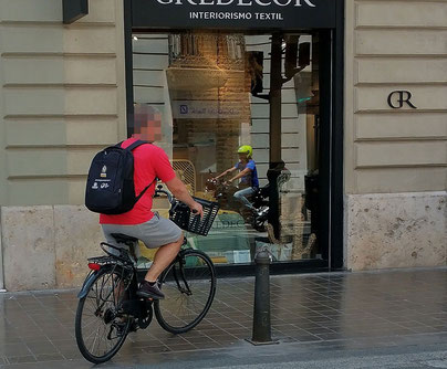 Las  bicis se han convertido en uno de los problemas «más graves» que percibimos los residentes en la ciudad de Valencia,