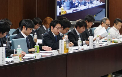 大学側に問題提起を行う 学友会・山本朔常任委員長(生命4・中央)
