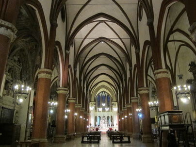 Basilica di Santa Maria dei Servi 内部 (Wikimedia Commonsより)