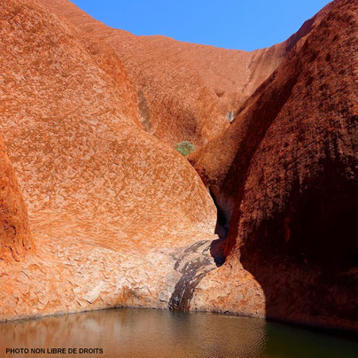 Mutijulu, trou d'eau à Uluru, photo non libre de droits