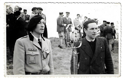 Commissaire Marcel Denis responsable du groupement n°43 et M Dubois journaliste-radio au regroupement de Planachat