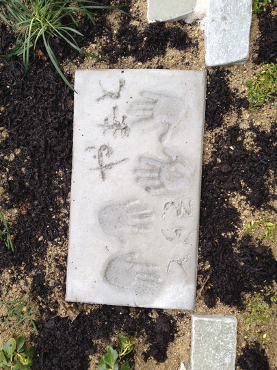 職人さんが手形を取ってくれました!!お客様も大変喜んでいただきました!!私も嬉しい!!