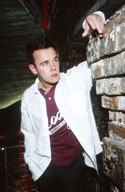 Frank Giering bei einem Fotoshooting im Zeise Kino Hamburg (Juni 2000) / ©imago/Andre Poling