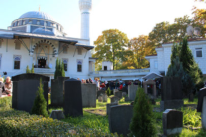 Historischer muslimischer Begräbnisort vor der Sehitlik-Moschee Berlin. Foto: Helga Karl
