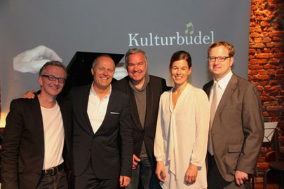 Die "Söhne Hamburgs" links nach rechst Rolf Claussen, Joja Wendt, Stefan Gwildis mit Kirsten Heitmann und Stefan Eggert vom Kultubüdel