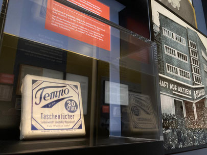 Die von Oskar Rosenfelder patentierten Tempo-Taschentücher. Foto: Bernhard Schnabel.