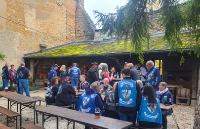 Blue Knights® Germany XIV Mittelfranken, Burg Rabeneck Fränkische Schweiz, LayOut und Fotos: "Grisu" Peter Dorsch Bayreuth, Blaue Ritter auf der Burg, Ritteressen Blue Knights, Blue Knights Germany XIV, BK 14 Germany, BLUE KNIGHTS