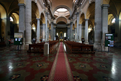 L'interno della basilica. (Wikimedia Commonsより)