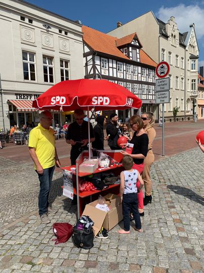 Holger Lahne, Thomas Wnuck, Norbert Hundt, Kerstin Caliva und Julia Fahrenkamp mit vollem Einsatz