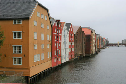 Bunte Kontorhäuser Bryggene in Trondheim