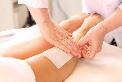 Haarentfernung in Basel mit Wachs oder Zucker bei Bodyzone.