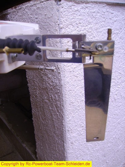 Alu Ruderanlage mit integrierter Wasseraufnahme.