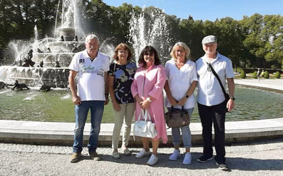 Die Sängerfreunde Leerstetten gratulierten dem fördernden Mitglied Christa Roth (Mitte) nachträglich zum 60. Geburtstag, verbunden mit einem Tagesausflug am Chiemsee