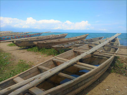 Fischerboote in Uvira im Kongo