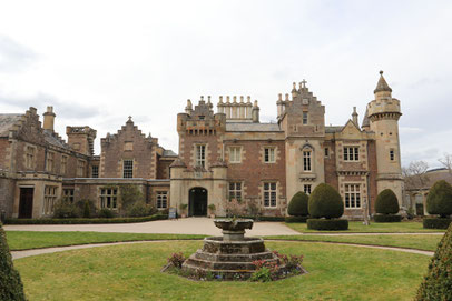 Abbotsford House von vorne. Exklusive Rundreise durch die Lowlands von My own Travel ©My own Travel