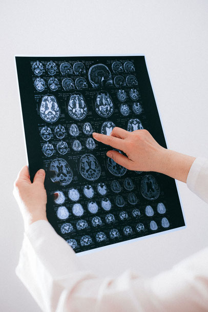 clinic krankenhaus doctor freiburg eeg arzt medizin patient rettung menschen leben emotionen digitalisierung digitalisieren digital technologien technologie technology science