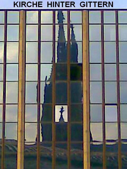KIRCHE HINTER GITTERN (c) De Toys, 19.3.2010 @ Kölner Dom (Hbf-Hinterausgang)