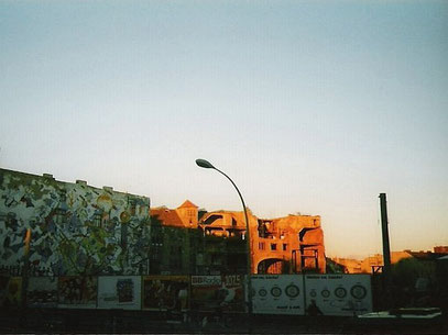 "SUBCULTURAL SUNSET" (c) De Toys, Oktober 1997 @ Berlin (Kunsthaus Tacheles)