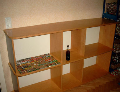 Dated Nov. 2012 a new furniture made for plates with crown caps was born :-)