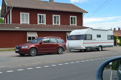 Volvo V50 med Solifer-husvagn....
