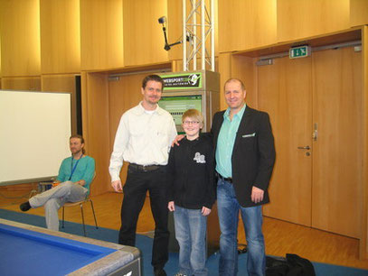 Mit Andreas Efler (links), Jimmy (rechts) und mywebsport (Hintergrund)