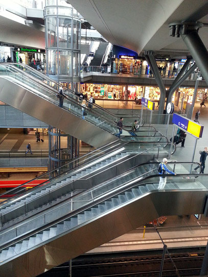 Einkaufsebenen im Berliner Hauptbahnhof