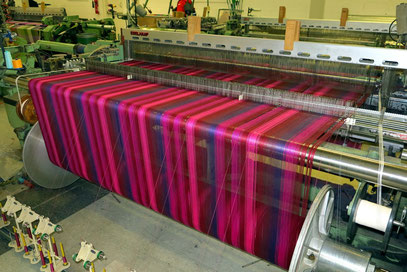 Avoca Handweavers, einer der mechanischen Webstühle.