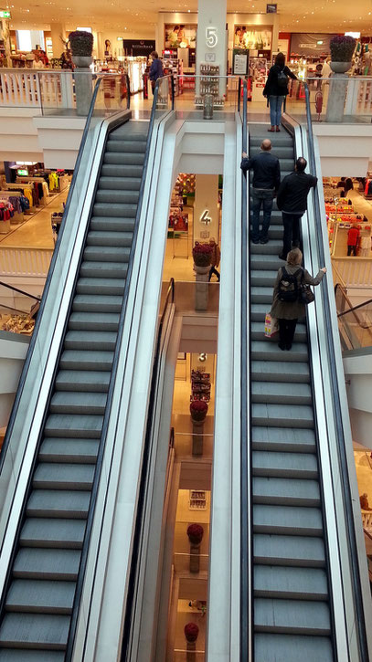 Galeria Kaufhof am Alexanderplatz, Rolltreppen ...