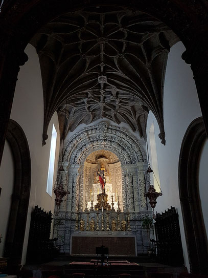 Igreja Matriz de São Sebastião, Hauptaltar aus Zedernholz