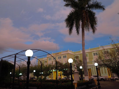 Trinidad, Plaza Carillo mit Iberostar Grand Hotel Trinidad